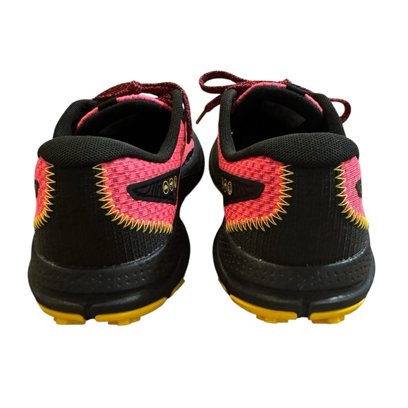 Brooks Women's Athletic Shoes in Pink and Yellow size 8 - Picture 4 of 5